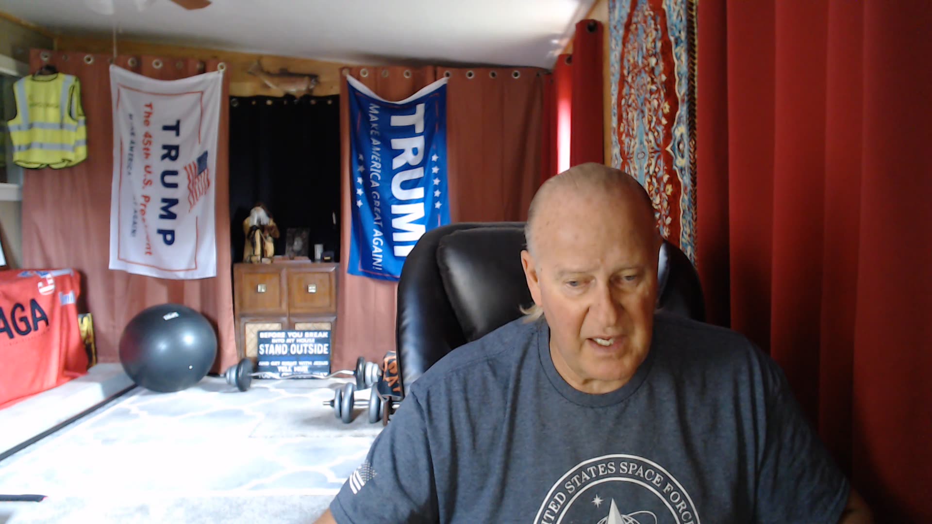 London police clash with protesters over Gaza aid flotilla detention/Drag queen professor to teach queer ethnography at Harvard /Russia arrests alleged organ trafficking ring leader