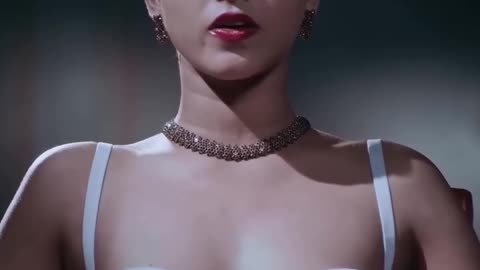 Yohani- Beautiful Singer with a Beautiful Voice