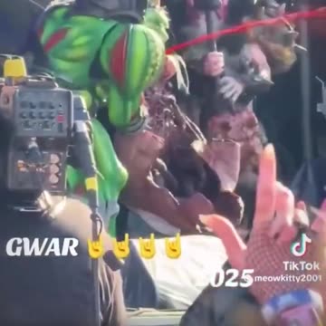 DEMONIC: Leftists at Riot Fest in Chicago behead an effigy of Musk & disembowel effigy of Trump