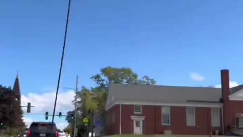 TikTok user (jraven847) is part of an organized group who follow ICE around and honk their horns...