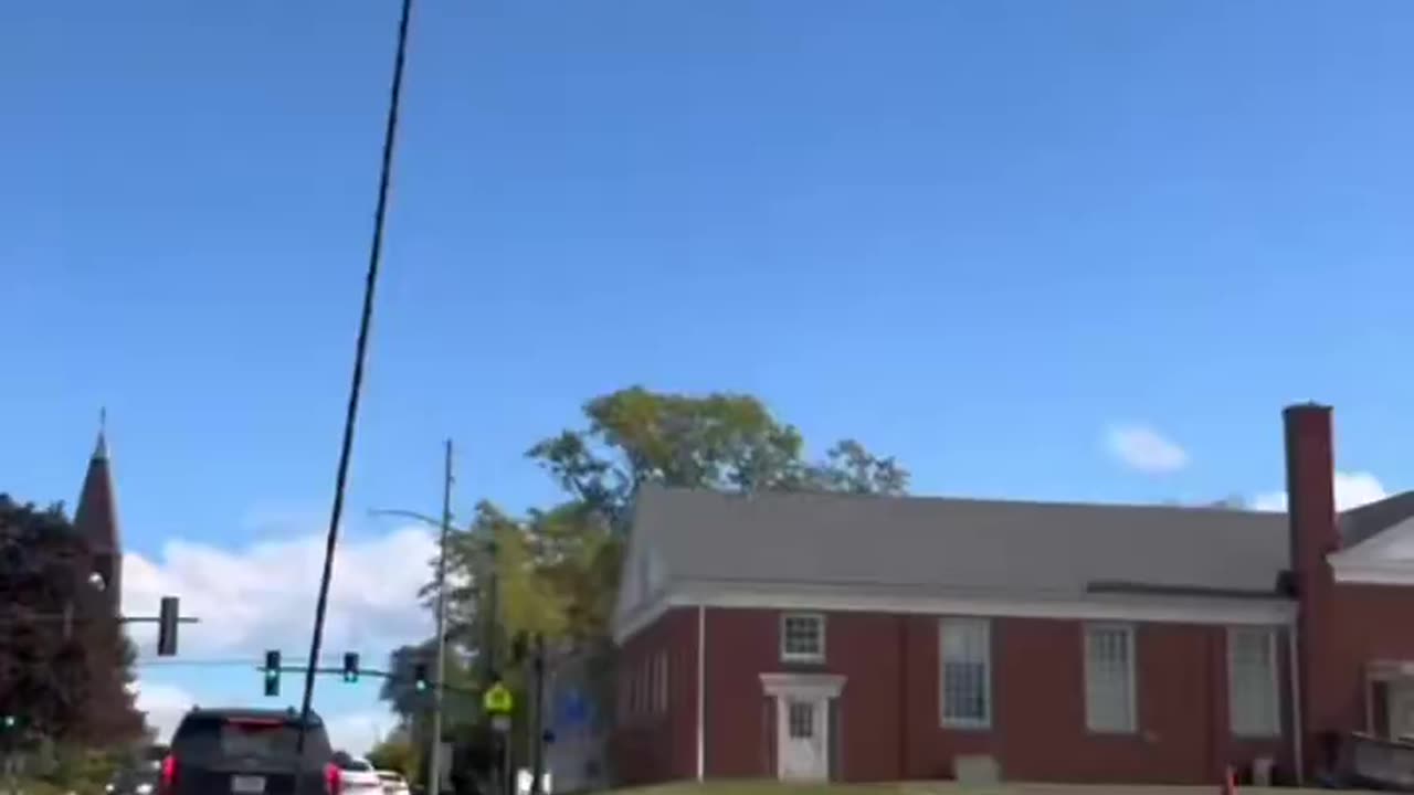 TikTok user (jraven847) is part of an organized group who follow ICE around and honk their horns...