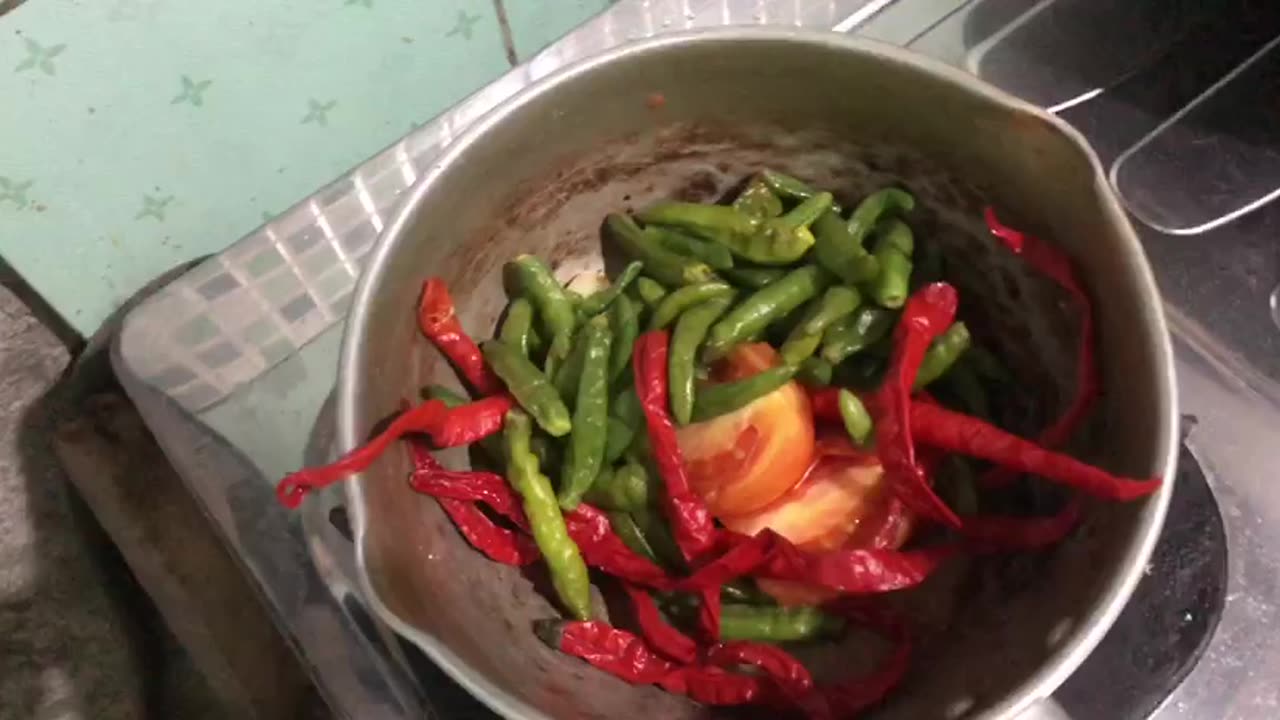Techniques for Boiling Chili and Frying Shrimp Paste | Flavorful Sambal Base