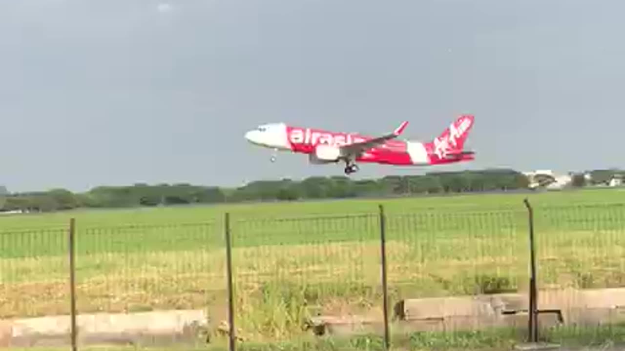 Watching Planes Take Off | Airport Spotting Day