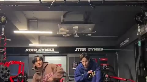 Walking on the moon new song by stray kids