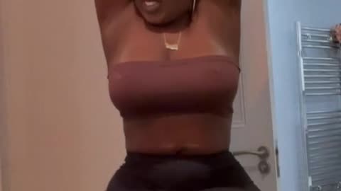 Two BIG Azzez In The Building Twerking On Live..
