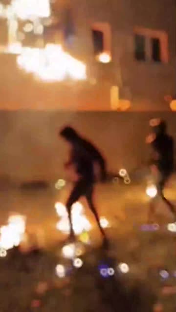 Protesters Set Fire to Islamic Services Building in Fardis, Iran