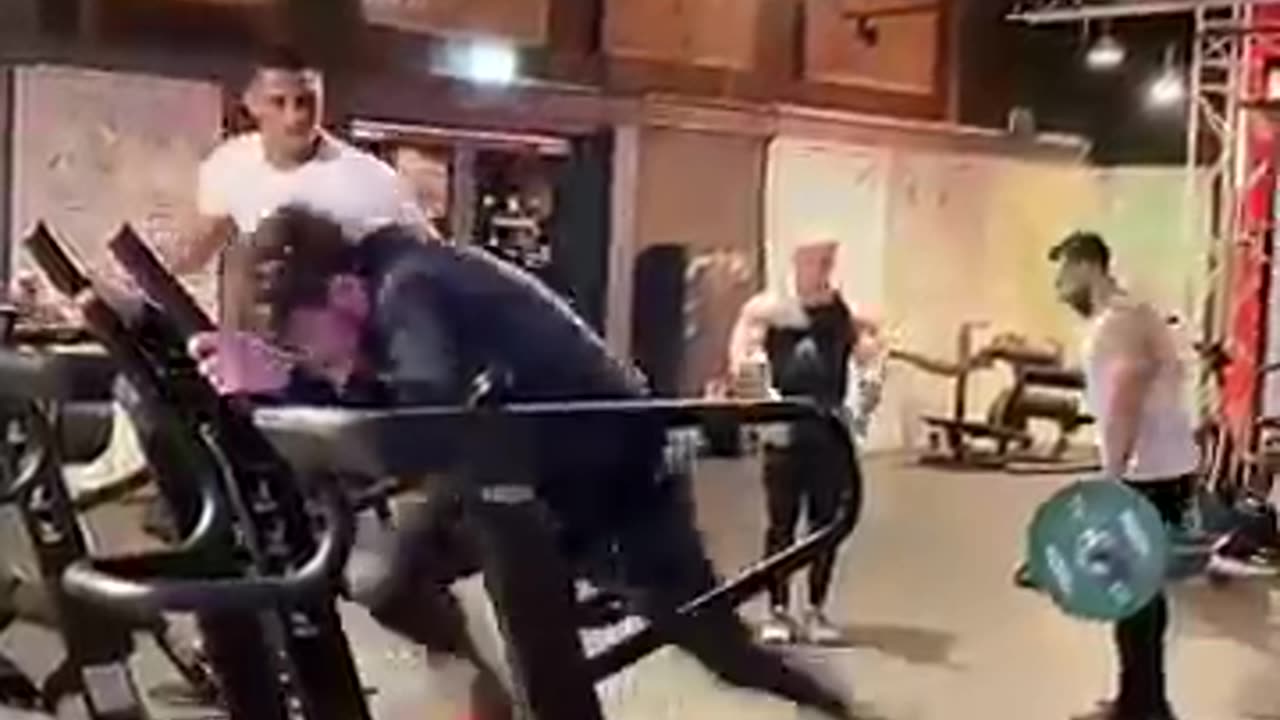Viral: Gym fails funny #funny #fails #fall