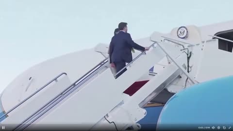 Phó Tổng thống JD VANCE và Đệ nhị phu nhân Usha Vance lên chuyên cơ Không lực Hai đến ISRAEL.