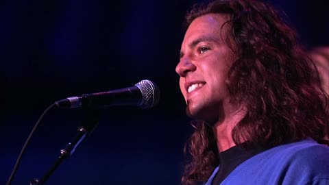 Masters of War (Bob Dylan cover) - Eddie Vedder & Mike McCready (live)