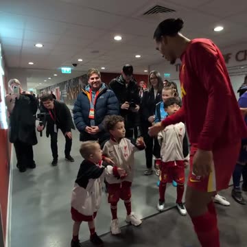 ЗАЩО СА ВЕЛИКИ ГОЛЕМИТЕ ФУТБОЛИСТИ