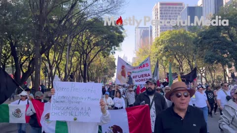 💥 Anti-cartel protesters in Mexico City chanting “Narco-President!”