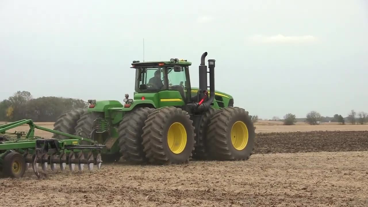 John Deere 9530 Tractor