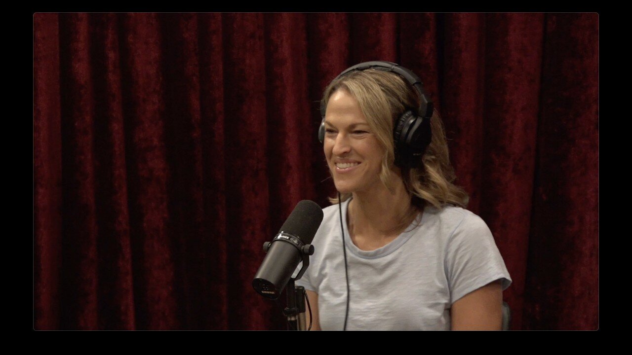 Joe Rogan Experience #2528 - Cassie Coppersmith
