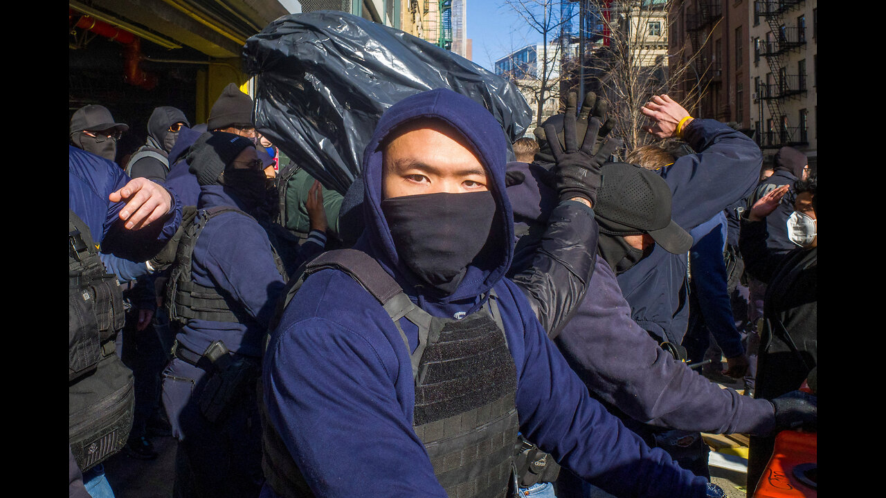 Срочно! Нью-Йорк рейды ICE и первые вспышки уличных столкновений.