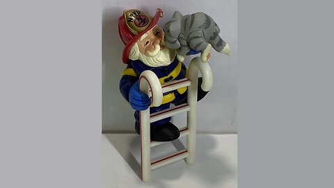 FOR 🔥 FIREMEN 🔥 VNTG 2004 Fireman Santa Saving Kitten HALLMARK Collector Christmas Ornament
