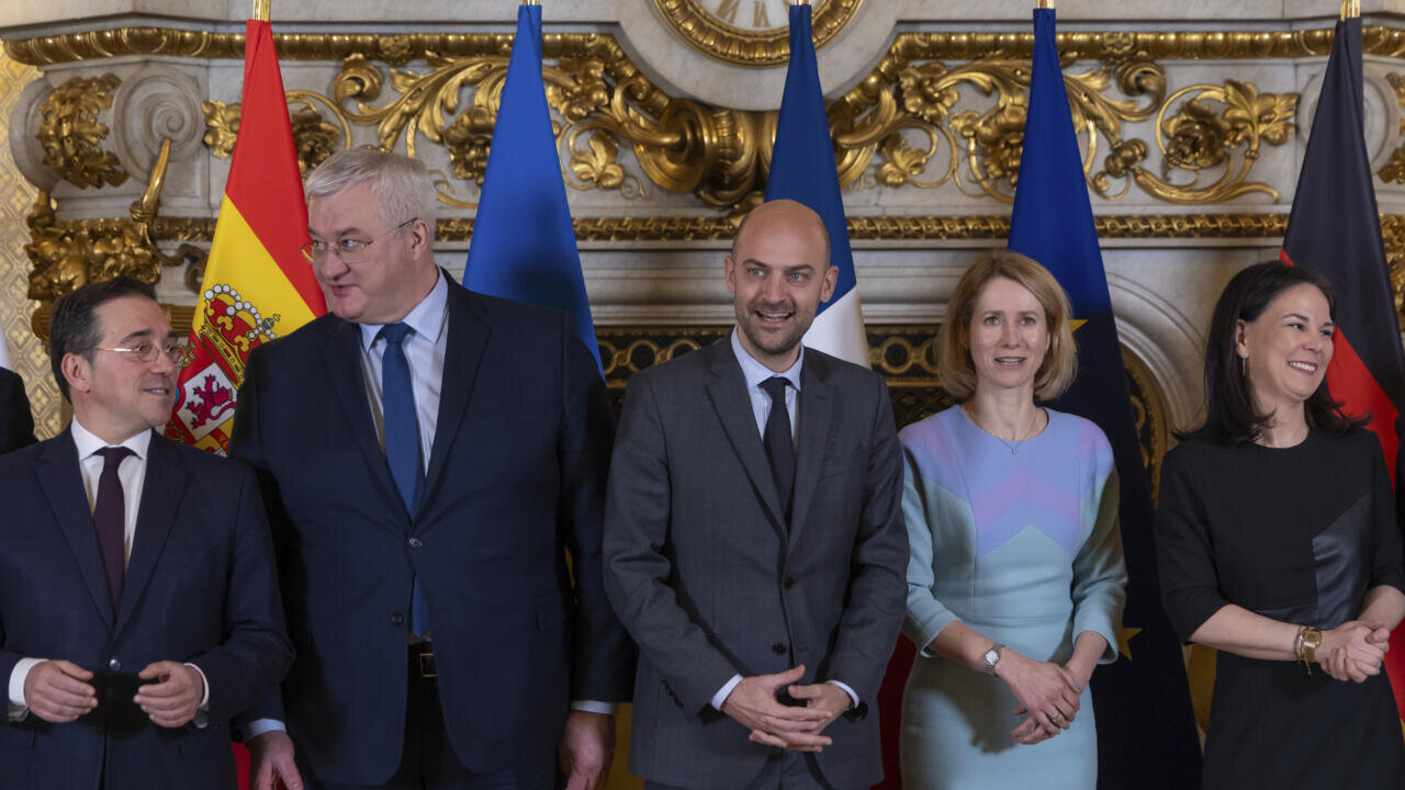 European Foreign Ministers Push for Ukraine's Future with Europe