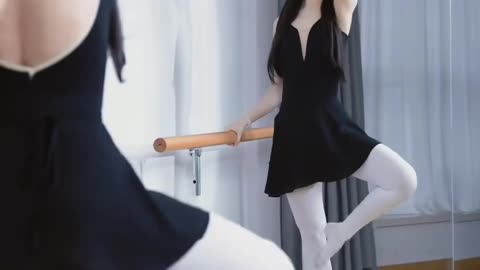 Daily Beauty EP 182 | Gorgeous Black Frock Lissome Romantic Dance