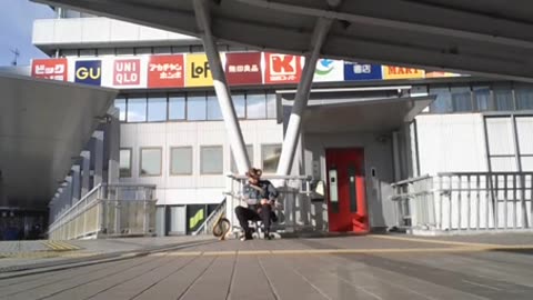 大阪府高槻市駅前ライブ。ともぞう(tomozo)
