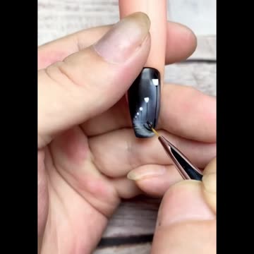 4. Amazing Nail art design dye on black nail - Do you like it?