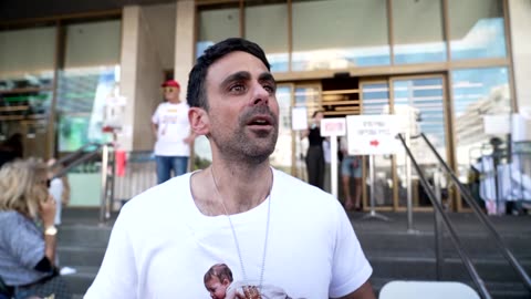 Hostage families gather in Tel Aviv square as release nears