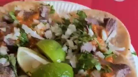 Authentic Mexican Tacos… Made by a Japanese Chef?! 🌮🇯🇵 | Tacos 3 Hermanos, Tokyo Japan