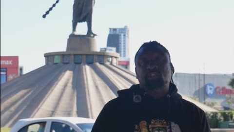 Los Profetas enseñando la historia del monumento de Cuauhtemoc en Tijuana!