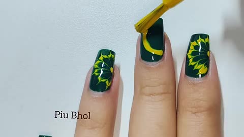 Trending: 🧷🌼Easy flower Nail art designs at home 💅🏡#nailart #piubhol #shorts