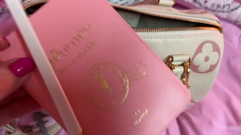 What is in my Pink & Cream Speedy 25