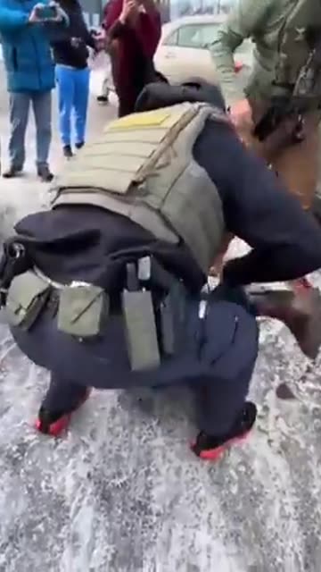 ICE agents detained a violent rioter in Minneapolis he was so bad they broke his windows to get him