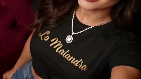 Can you guess what La Malandra really means? This shirt says it all #LaMalandra #StreetStyle