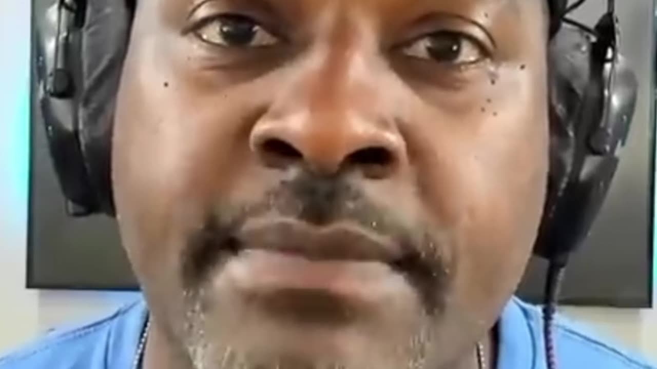 Get OFF my lawn guy! 🧓🏽⚡️