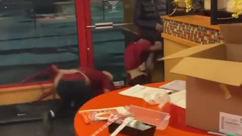 Brawl at Popeyes between employees