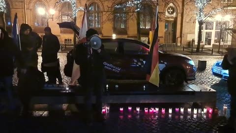 Greifswald - Uwe mit einigen Worten und sind die Lichter angezündet 23-12-2024