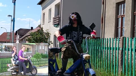 Humorný videoklip Moped