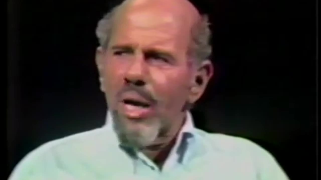 Jacque Fresco on Larry King - Introduction to Sociocyberneering (1974) - The Venus Project