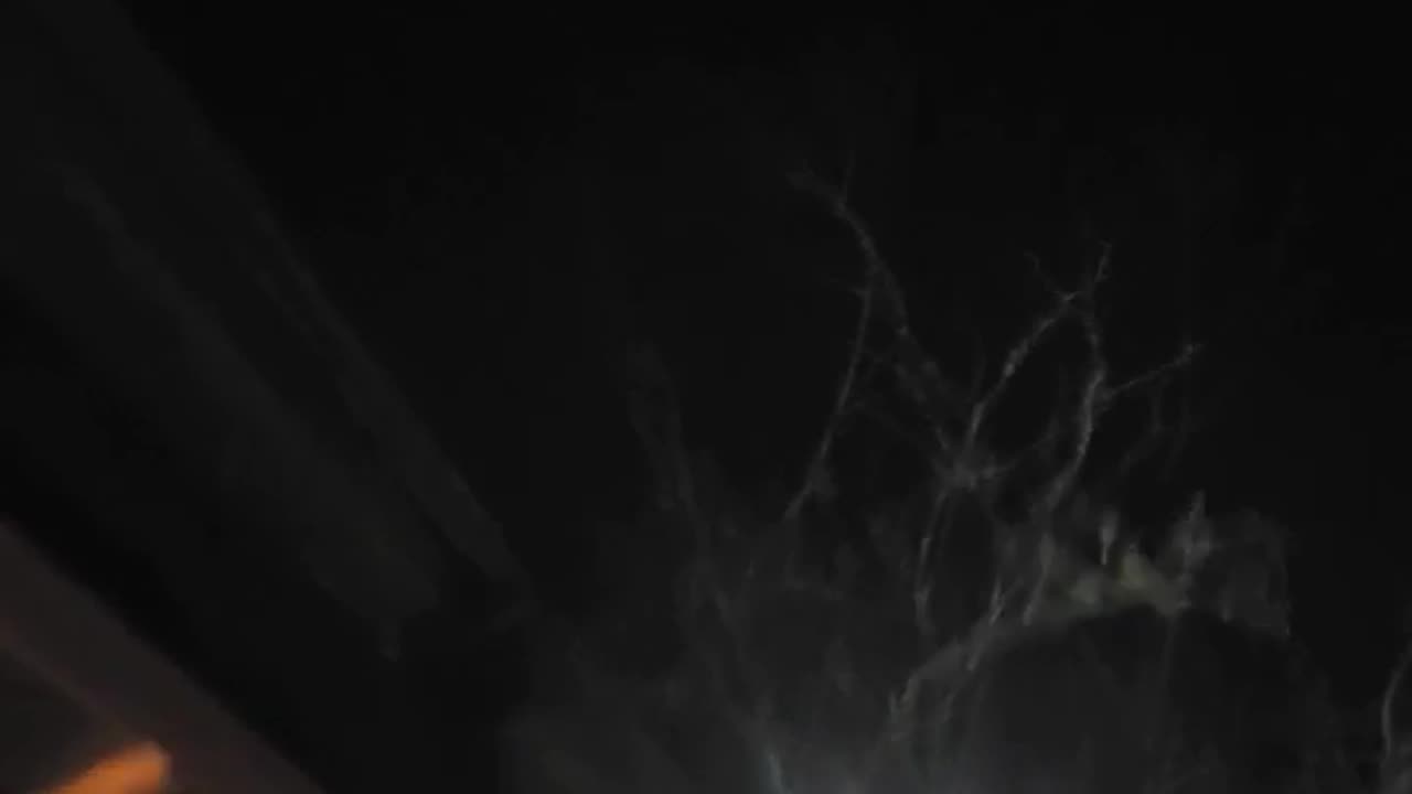 🔭👀 Orange Orb Sighting Leaves Experts Baffled! What's the Reason Behind This Glowing Object? | UFOs