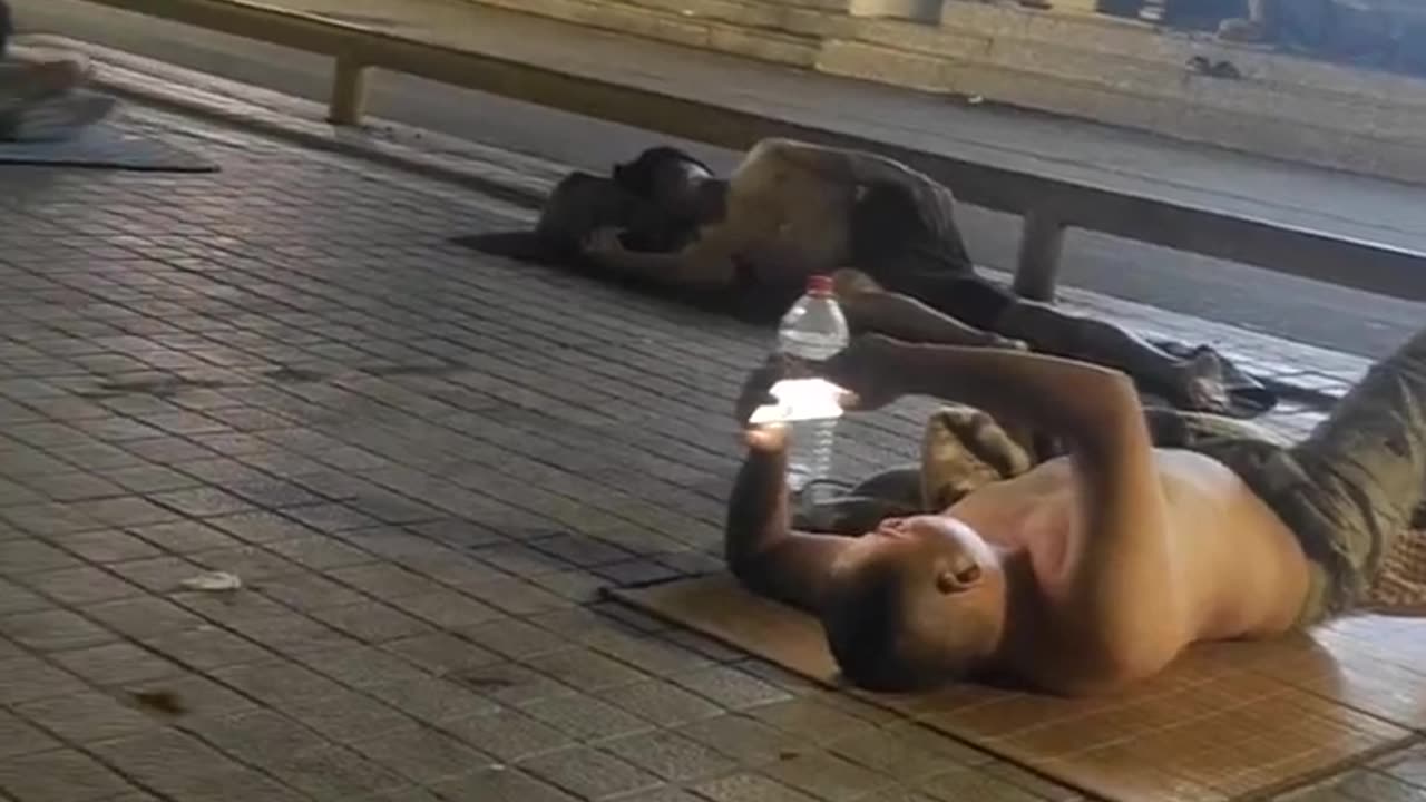 Cina persone con basso “punteggio di credito sociale” si ritrovano senza casa