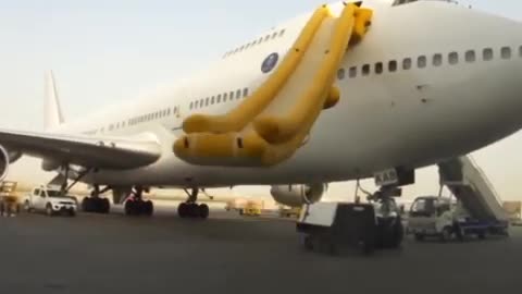 Largest Jumbo #Jet #B747 Escape Slide #Aviation #AeroArduino