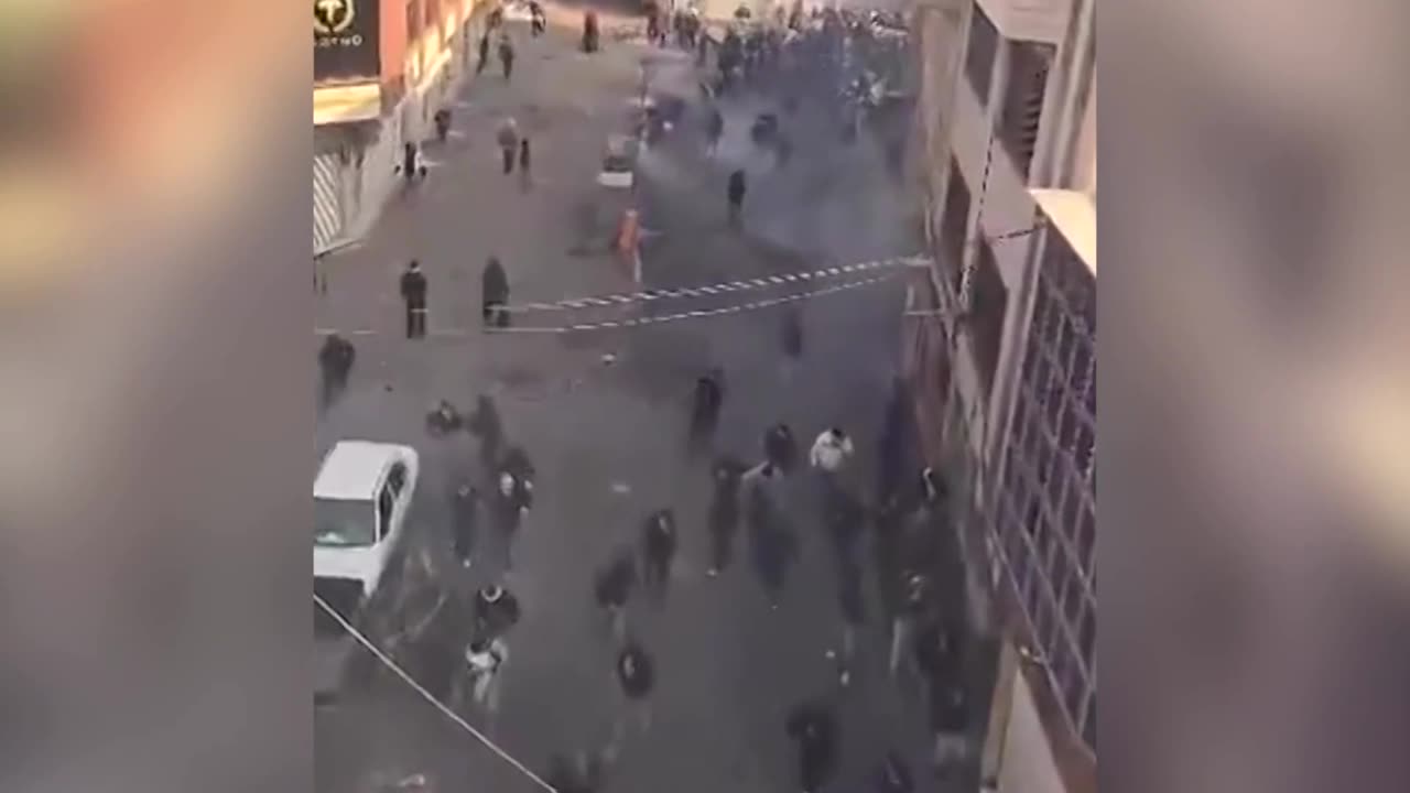 Protesters, security forces clash in Tehran's Grand Bazaar
