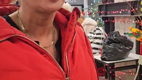 Spłonęła hala przy Marywilskiej. Miasto miało pomóc handlarzom.