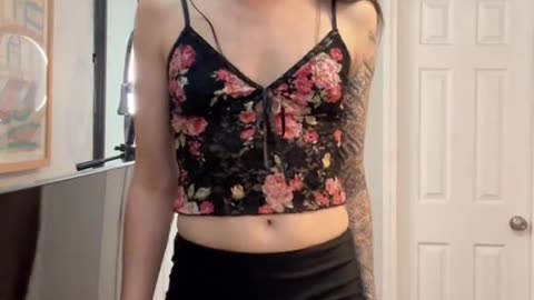 Pretty tgirl like that in my home