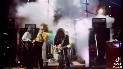 DAZED AND CONFUSED ~ LED ZEPPELIN ( LIVE ON TV )