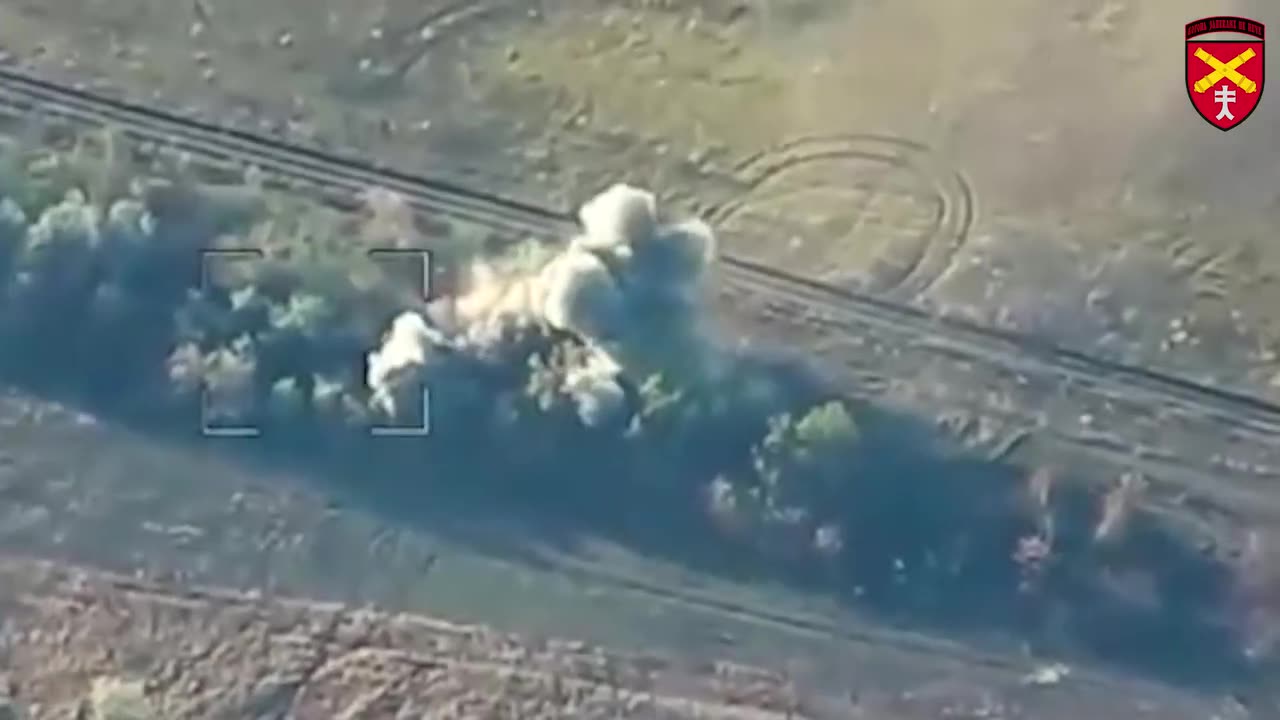 (Insane Detonation) HIMARS Vaporize a Russian Firebase