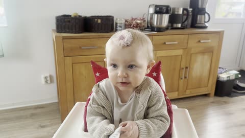 Baby Kayla Gets a Bow, Lotion & Pretend Lipstick — Mommy Makeover Time! 💖😂