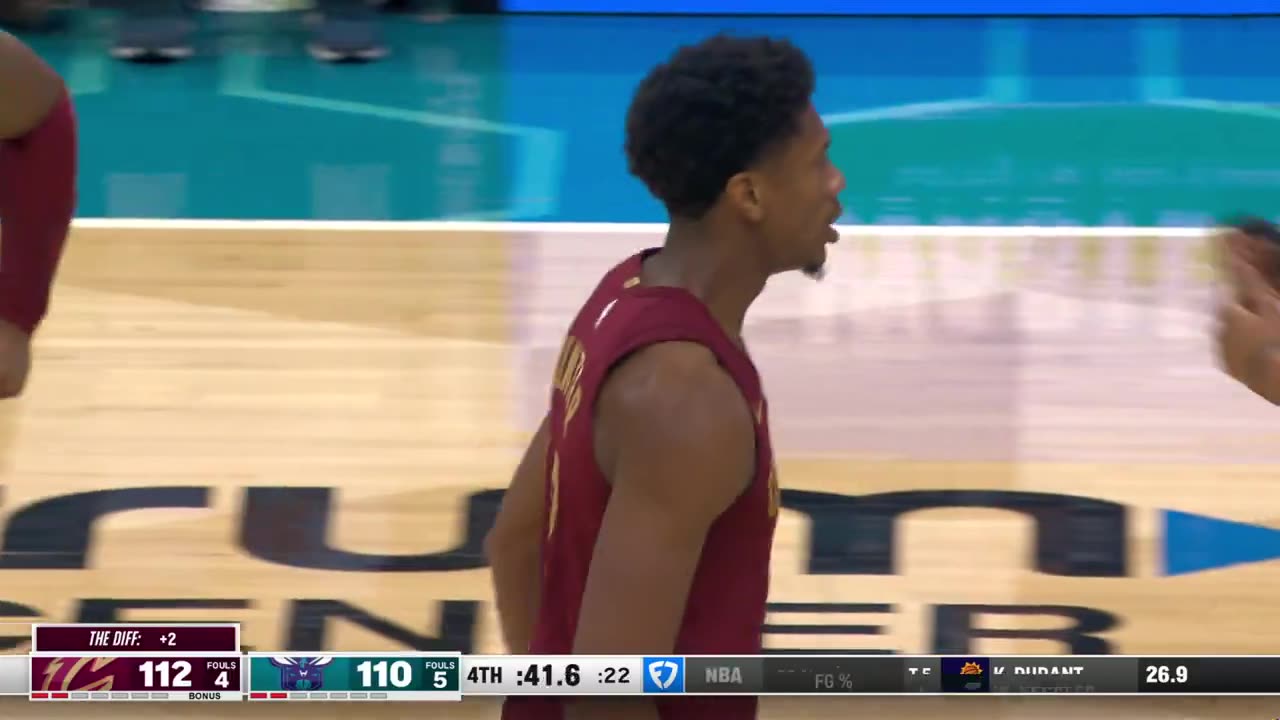 NBA - De'Andre Hunter comes up CLUTCH in the final minute 💪