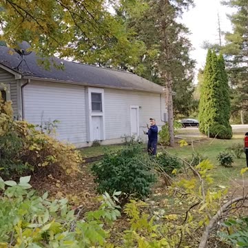 Doing some Fall trimming with a Rope Saw 3