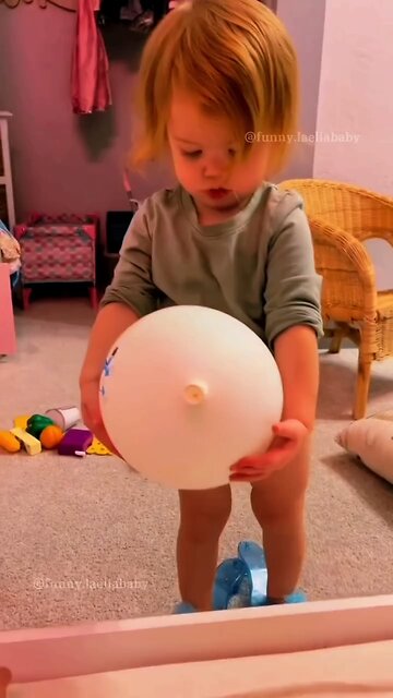 Babies being babies 😆