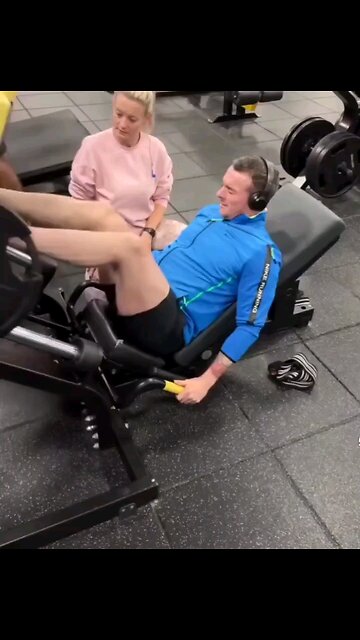 Pov: My dear, my leg is cramping 🤣