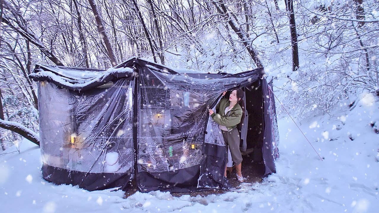 🌨 Camping in a 270-degree awning tent in heavy snow and rain A glass of makgeolli