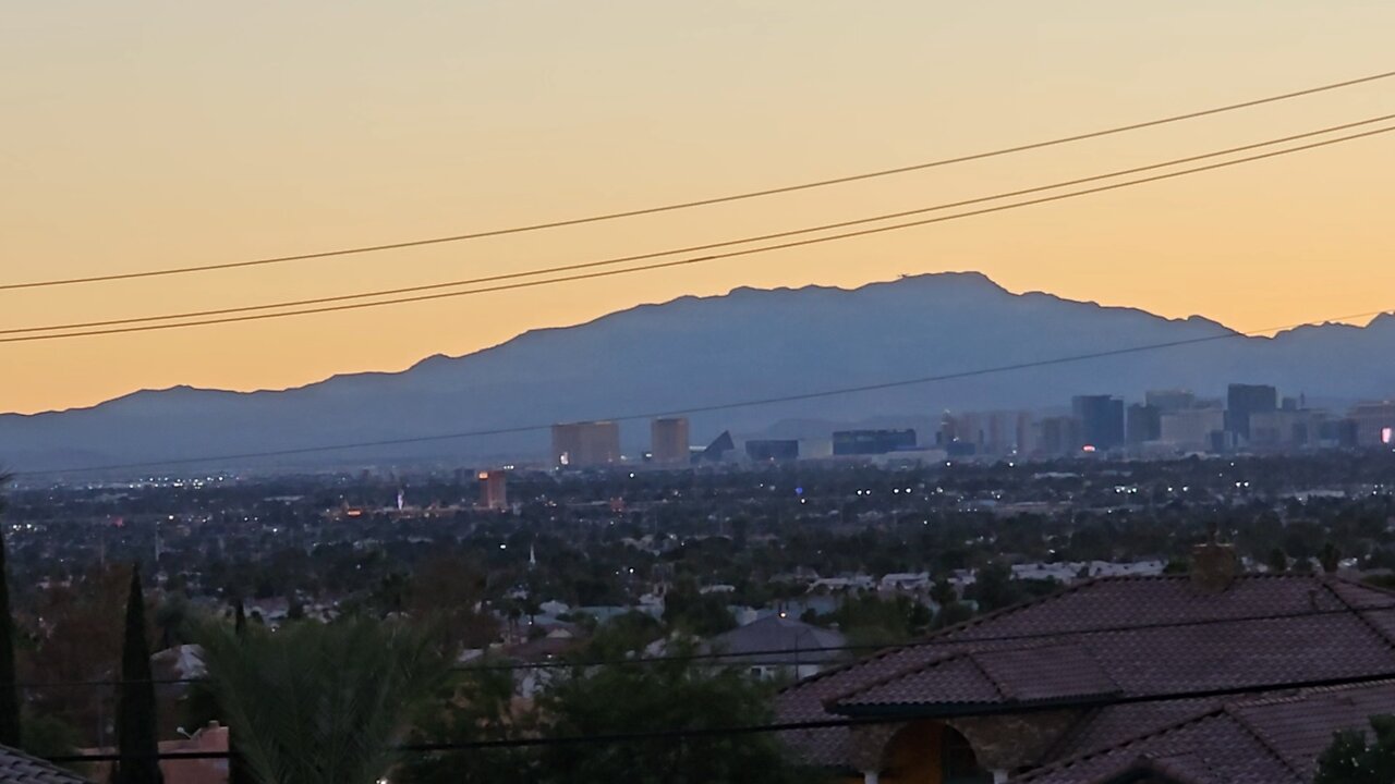 Did you SEE tonight's Las Vegas sunset? Check THIS out! 10.05.2025 #follow #lasvegas #gaming #casino
